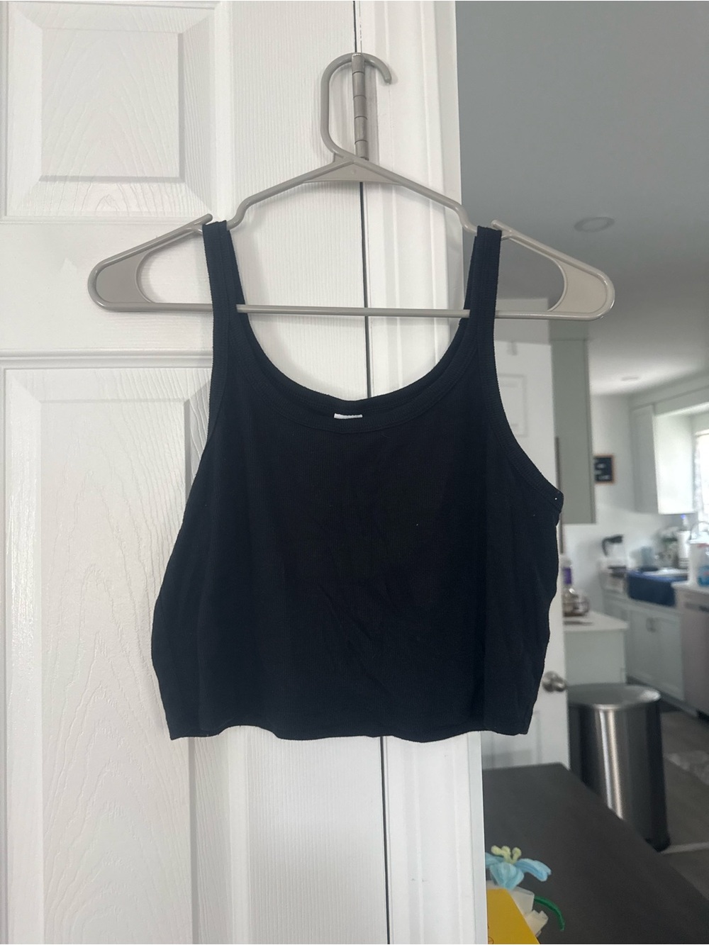 Colsie Black Cropped Tank Top